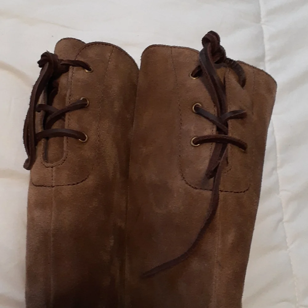 Boot - Picture 3 of 6